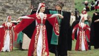 Осетинский женский национальный костюм