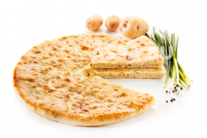 Фирменный пирог "Деревенский" с картофелем и зеленым луком